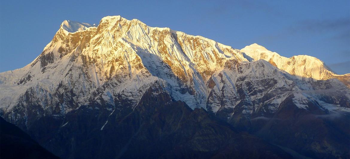 Ascent to Ridge over Ngawal