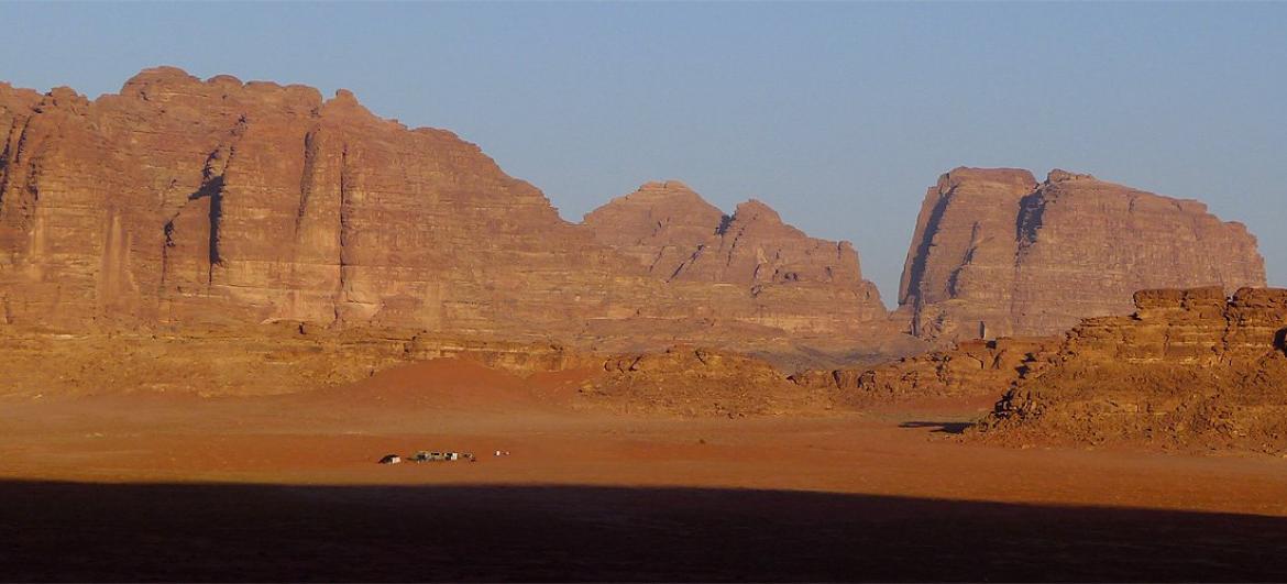 Přes noc ve Wadi Rum
