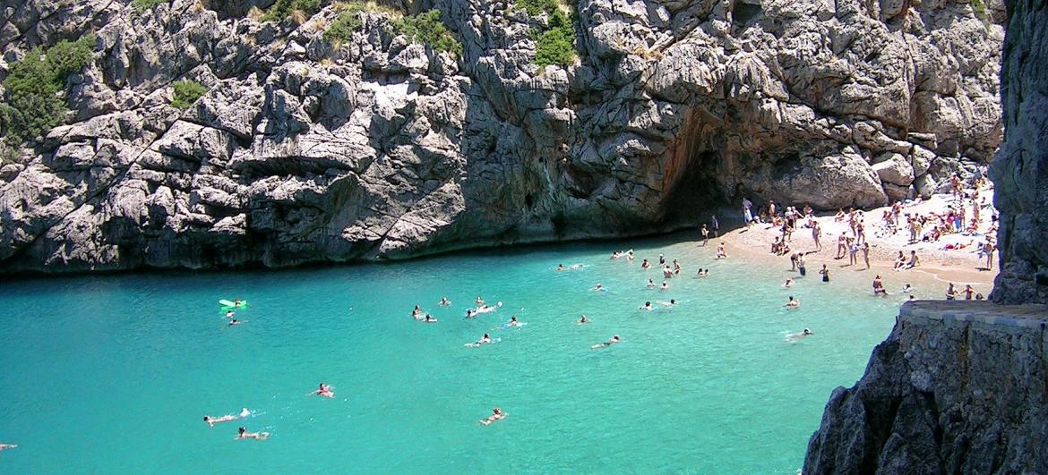 Koupání na Sa Calobra